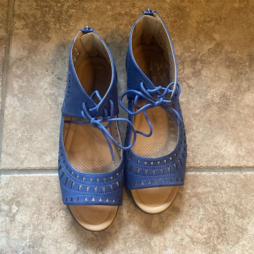 Comfortview. Women's Cutout Sandals - Navy. Size 10 - Picture 10 of 11